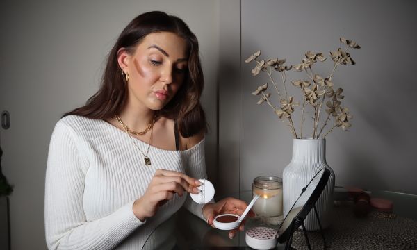 Hvordan Å Kontuere Med Vår Compact Cushion